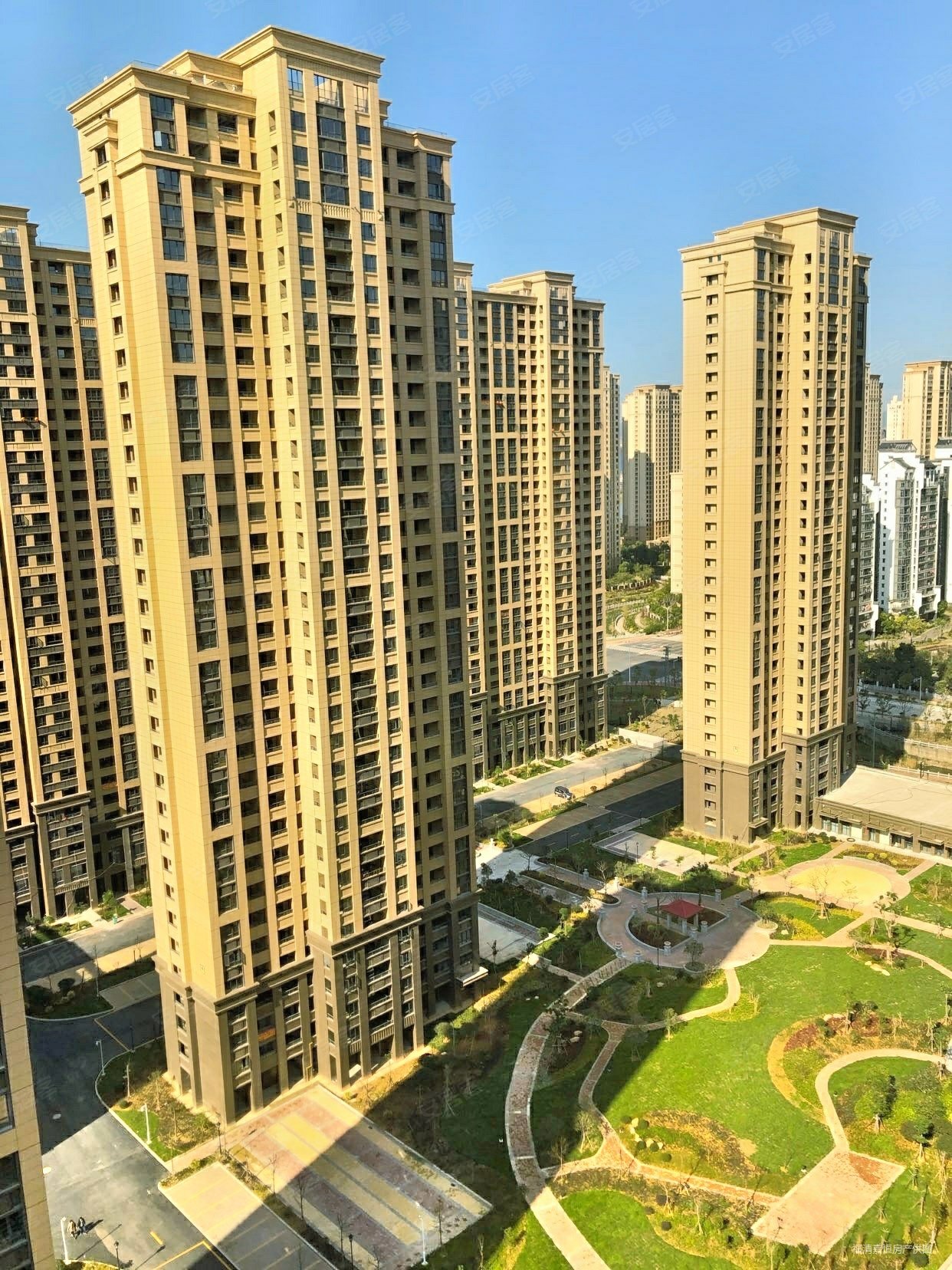 水岸观溪4室2厅2卫158万13907平方米