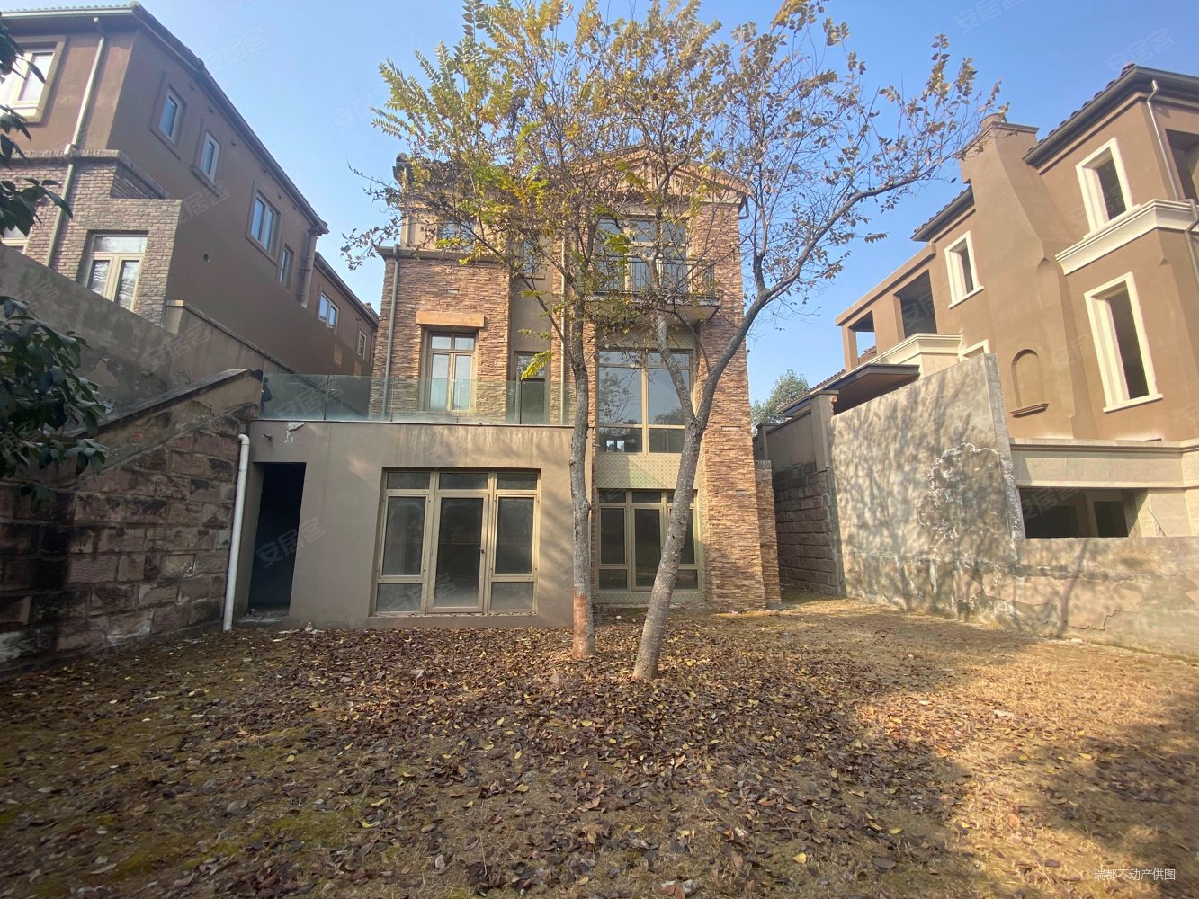 麓山国际碧湖岸300平超大花园经典户型方正大气