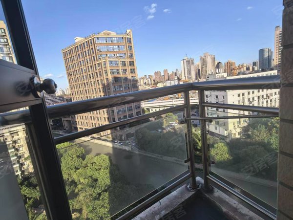 上海虹口四川北路金象大厦近地铁三号线