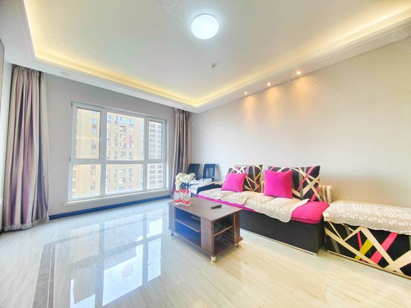 沈阳大东东中街万科壹号公馆中瑞壹号商品房一梯两户,供暖嘎嘎好,全天