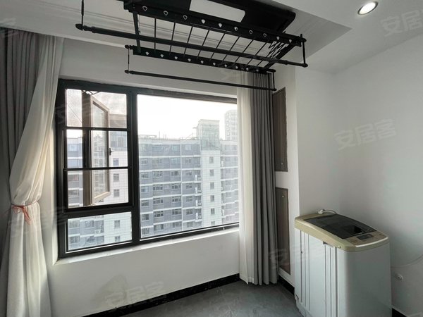 海宁斜桥镇斜桥鸿翔金桂里庆云街上 近地铁口 金桂里精装三房两卫 停车方便 配套齐全出租房源真实图片