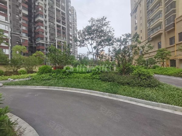 南宁西乡塘北湖鑫邦华府北湖商圈 全新首租 万象华府 鑫邦华府 民族