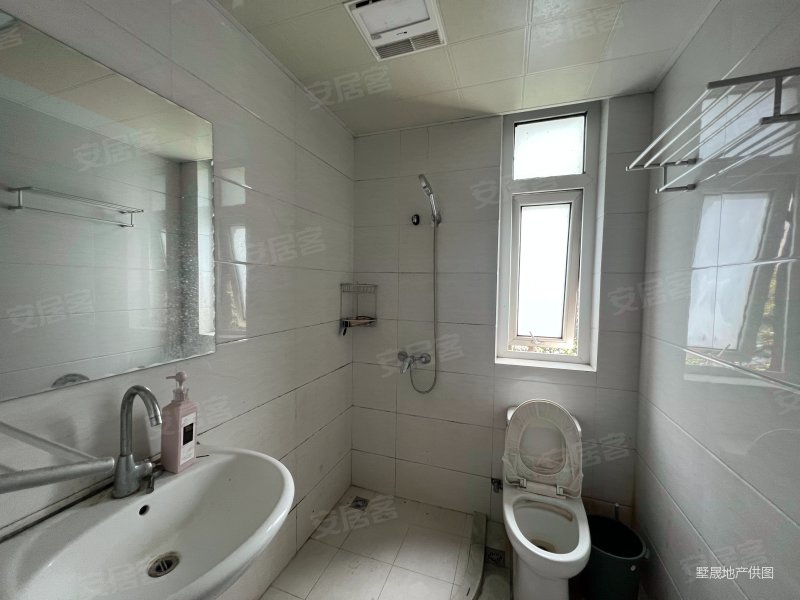 地铁口 房东置换 诚心出售 随时看房 满五年 配套齐全,富力桃园(c区)