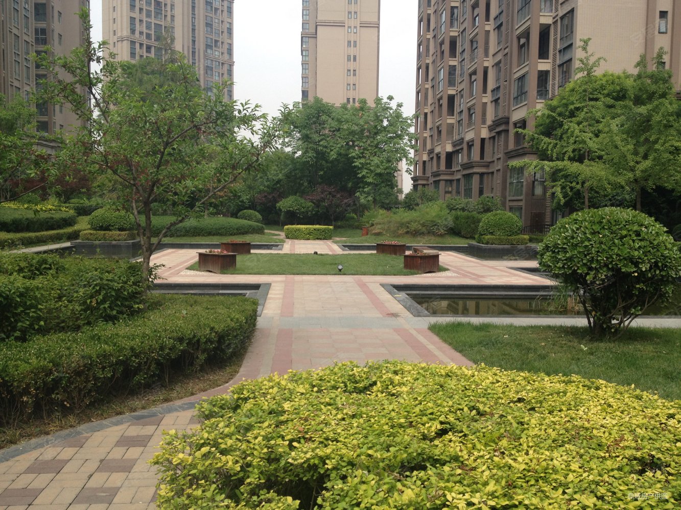 中海东郡小高层精装南北通透三室诚心出售看房有钥匙