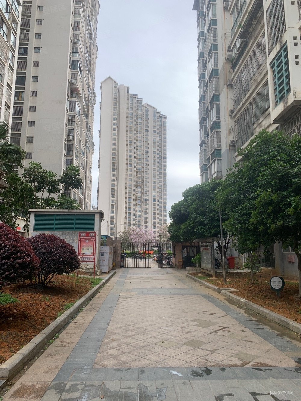 华柳佳苑2室2厅1卫71.07㎡南60万