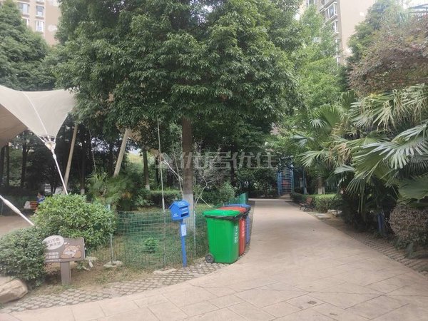 89平 普装 盛世花城 3500元每月 电梯房 整租 3室,南明租房-贵阳58