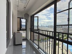 曲靖麒麟南市区麒麟湖四室两厅两卫带车位,南北通透,带部分家具家电四星小区出租房源真实图片
