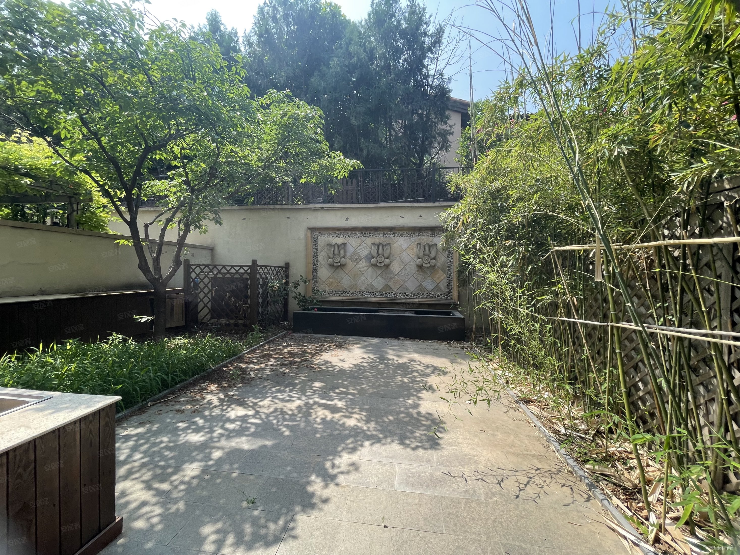 龙湖滟澜山 满五   正规商品房 南北通透 小区绿化高