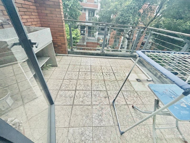 >东莞二手房>寮步二手房>汽车东站二手房>万科城市高尔夫花园>800_600