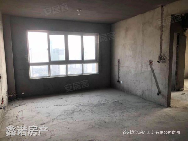 沛县华宇上城3室2卫带阁楼送储藏室南北通透出行购物方便