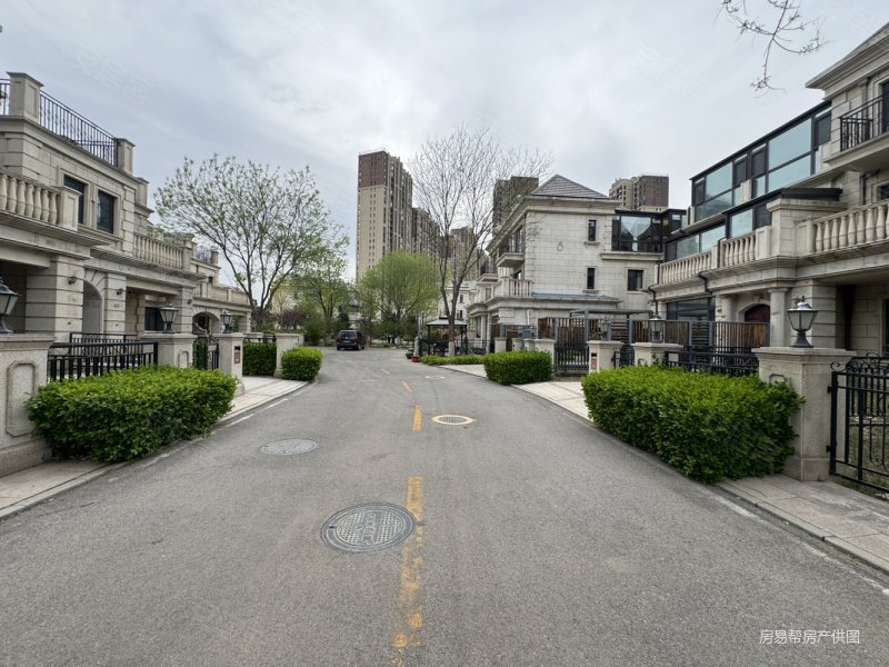 大运河孔雀城轩园七期(别墅)4室2厅4卫223㎡南北180万