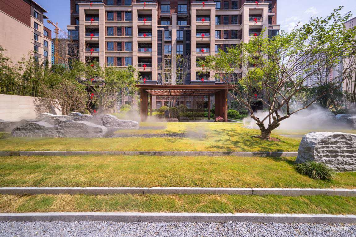 永丰乐城公园里 准现房均价82xx地铁口 首付五万 首付fq