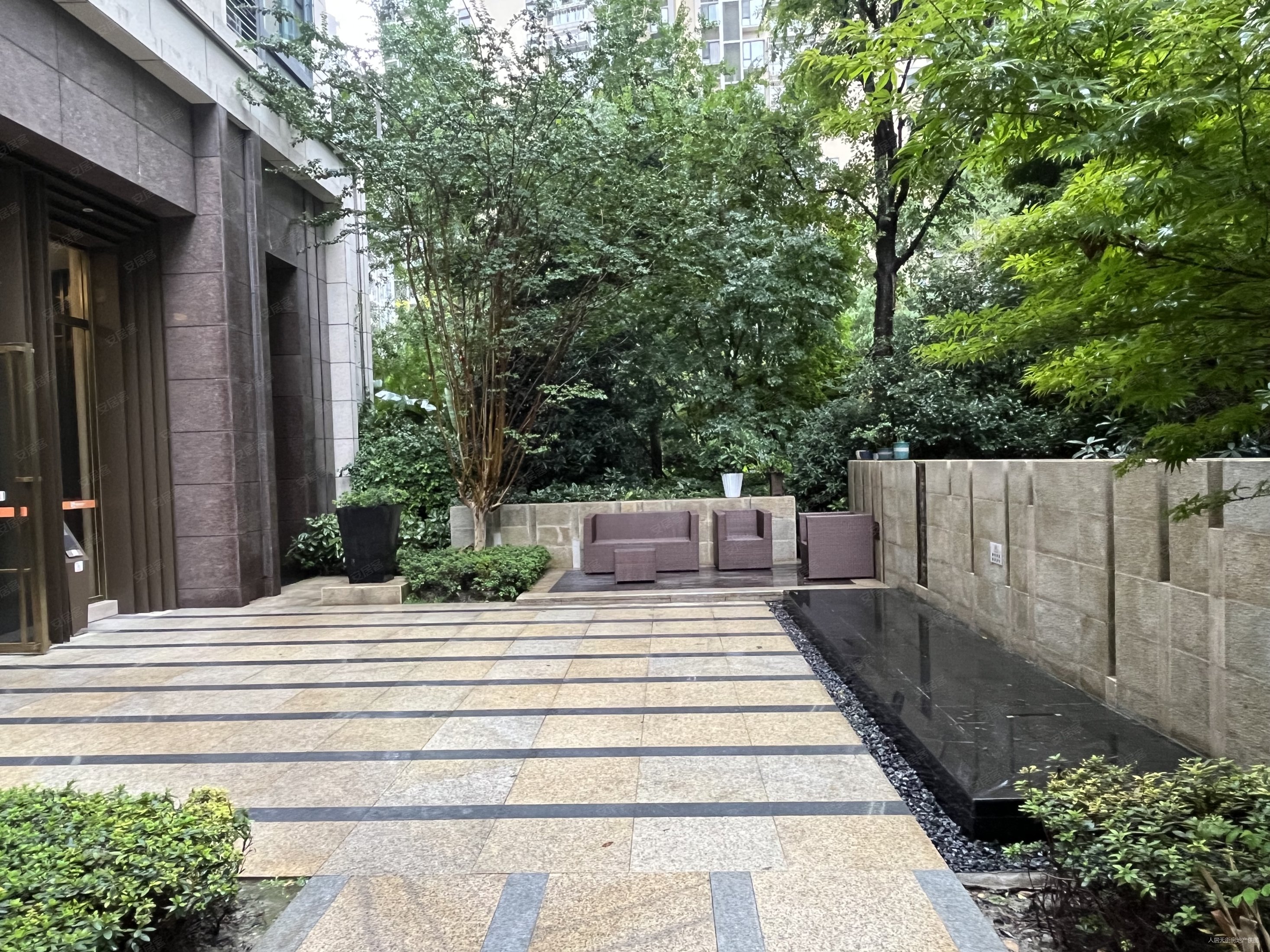 人居花照云庭3室2厅2卫115.59㎡南北279万