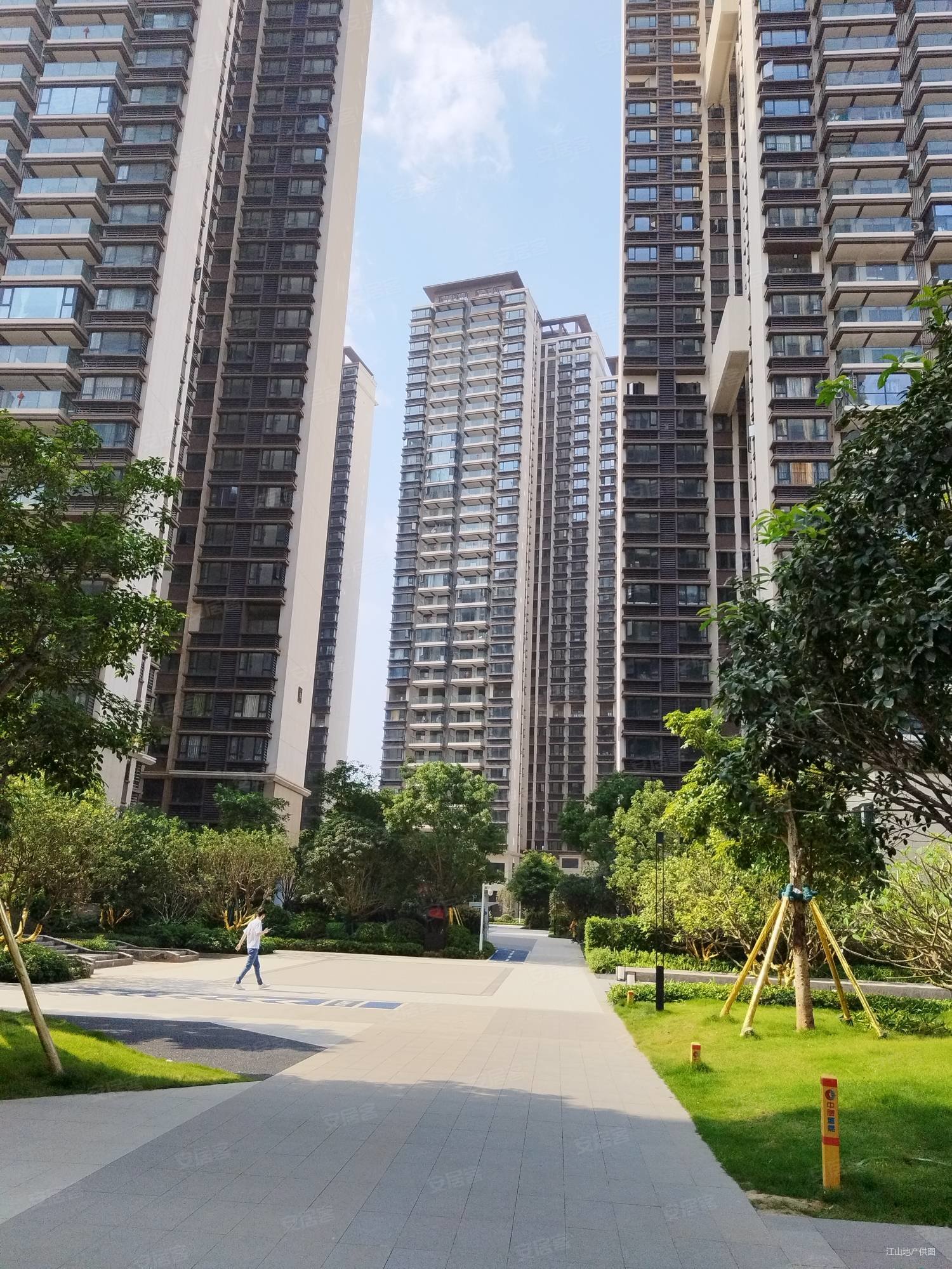 南宁三中,新民 ,近地铁,五象澜庭府锦苑二手房,118万,4室2厅,2卫,124.