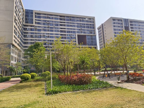 广州花都镜湖大道高晟广场小区高晟广场小区 高层南向豪装 两房两厅两