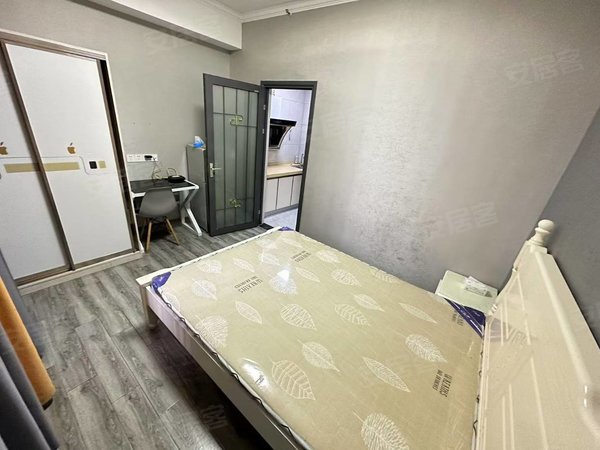 金华东阳东阳市中心东义路251号楼东义路 银泰 浙中商业广场 中天国际学校 停车方便 领包入住出租房源真实图片