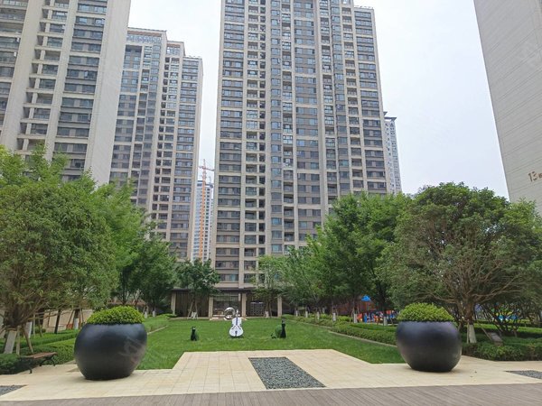 昆明官渡巫家坝保利天际花园(商住楼)巫家坝,精装小跃层公寓,拎包入住