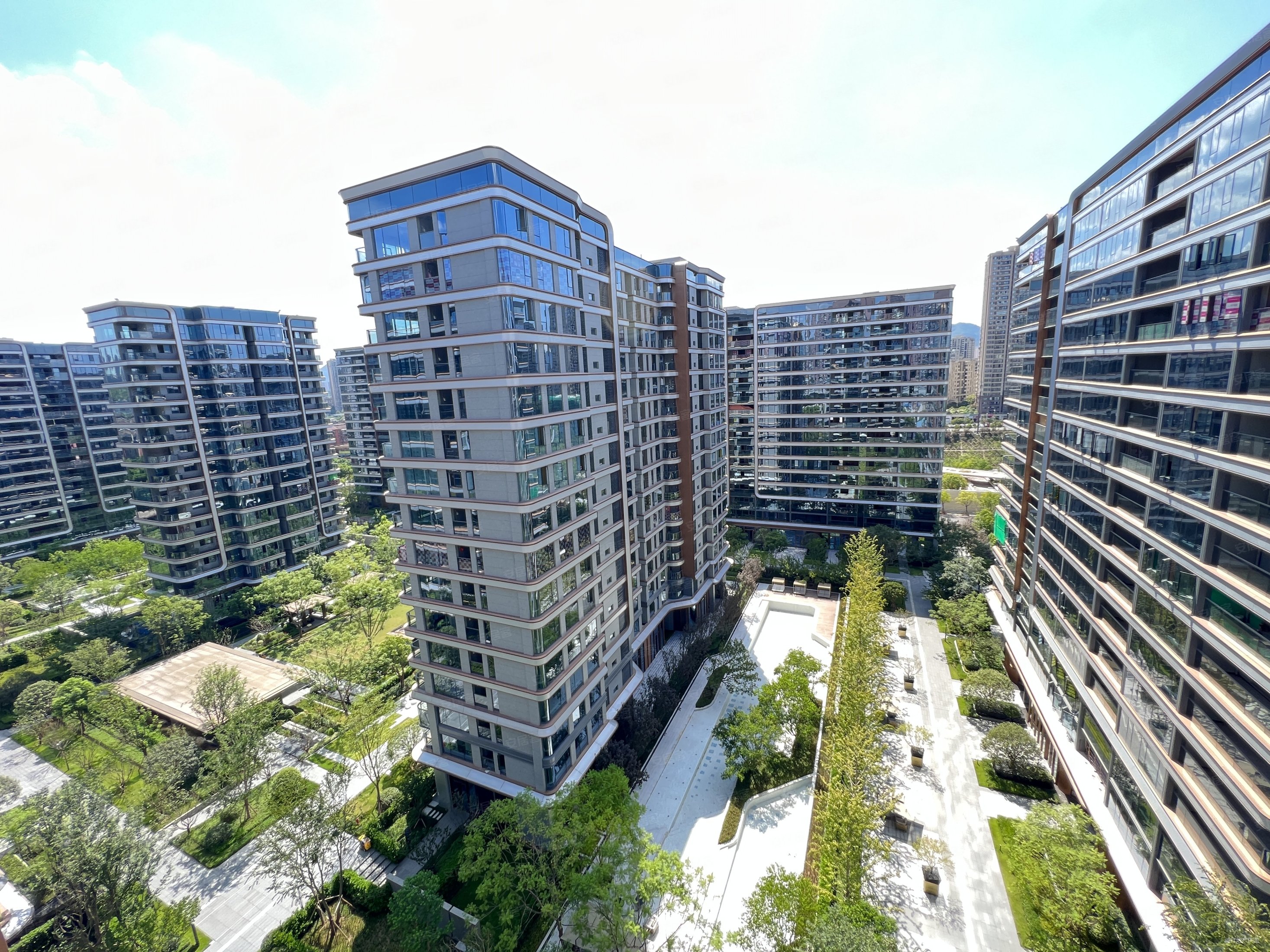 重庆融创壹号院一期大平层北区品质楼盘改善型产品小区近轻轨