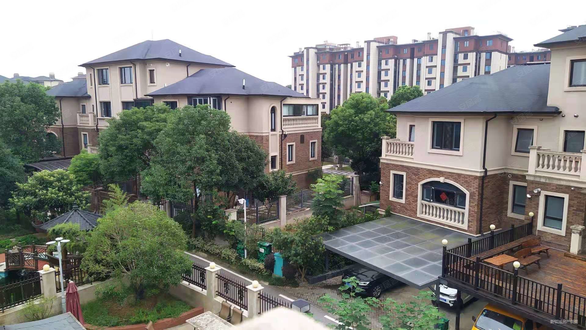 南京碧桂园别墅 联排中间户送院子 无税 毛坯装修自由