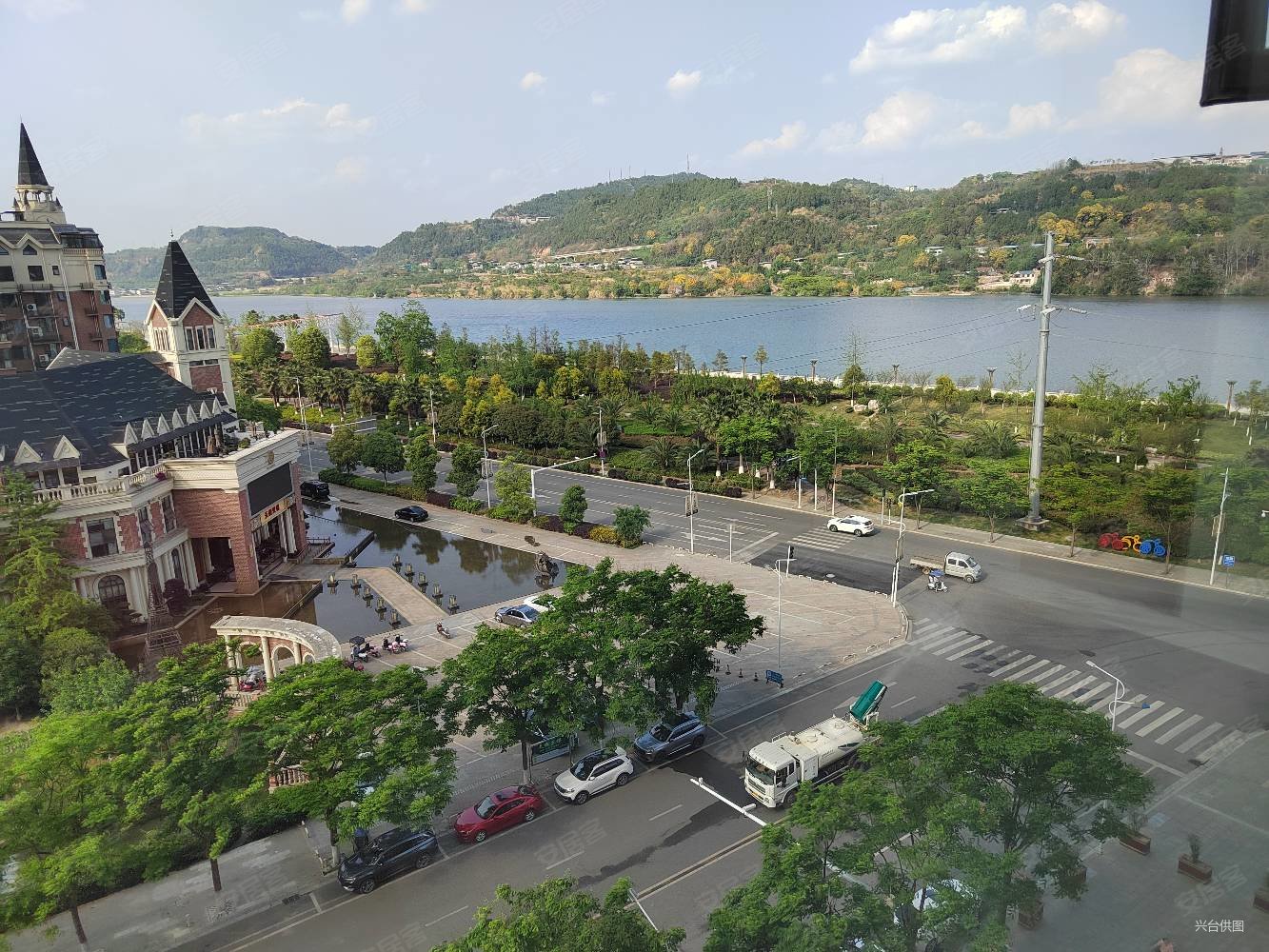 滨江首座2室2厅1卫83㎡南北62.8万