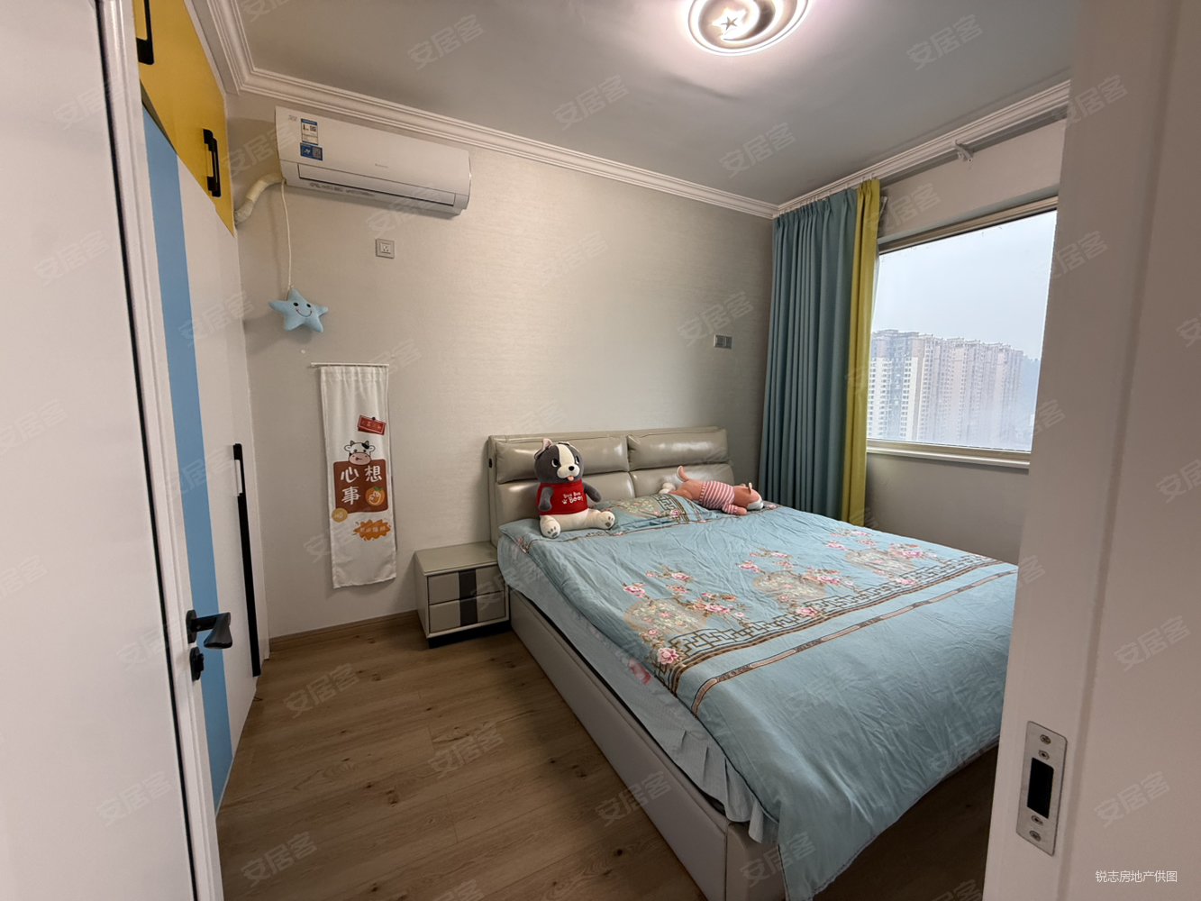 御学府小区4室2厅2卫144㎡东南128.8万