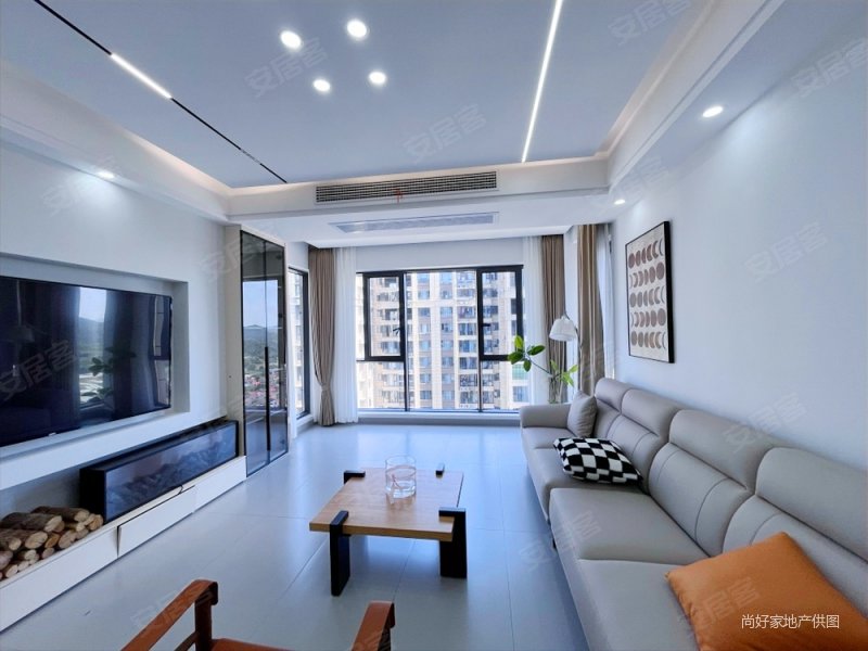 利通长兴城 家装四房 户型周正 采光视野好