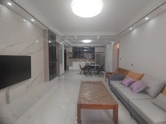 巴音郭楞库尔勒新市区孔雀公园旁凯旋公馆电梯6楼126平三室两厅精装修南北通透拎包出租房源真实图片