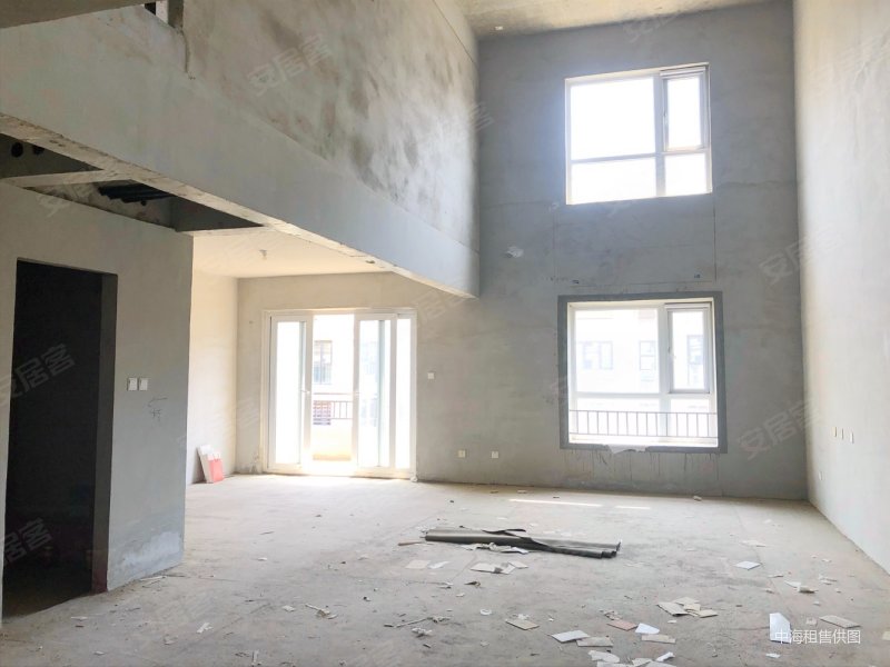 中海城屿墅 180平3室3卫上叠拼带露台 400w