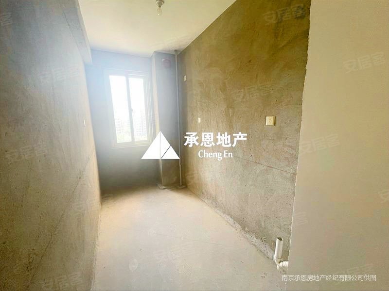 龙池地铁口冠城大通蓝郡正规商品房大两房85平双阳台