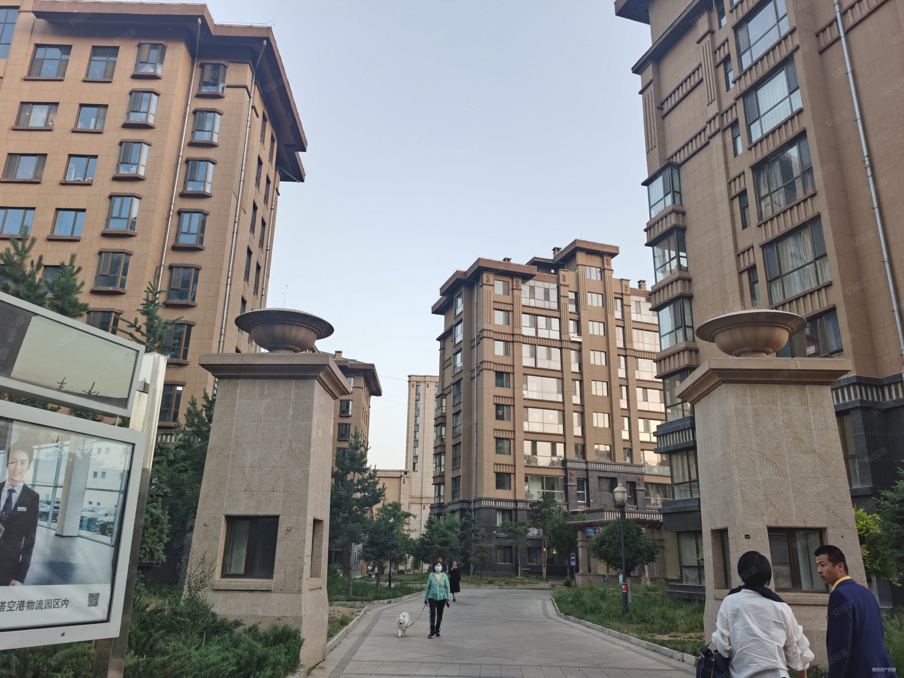 东岸国际商圈 东方维也纳 花园式小区 国标豪装两居 随时看房