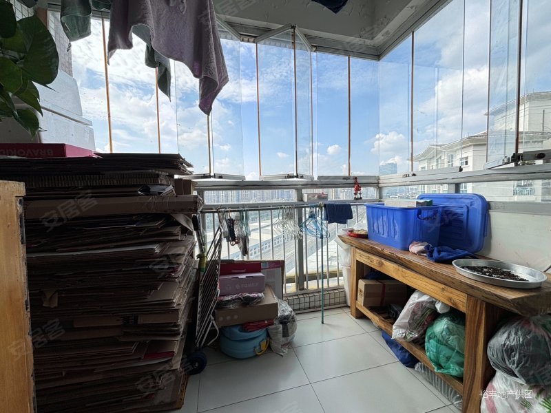 四季花园 2房1卫 80方 业主急售 笋盘推介!