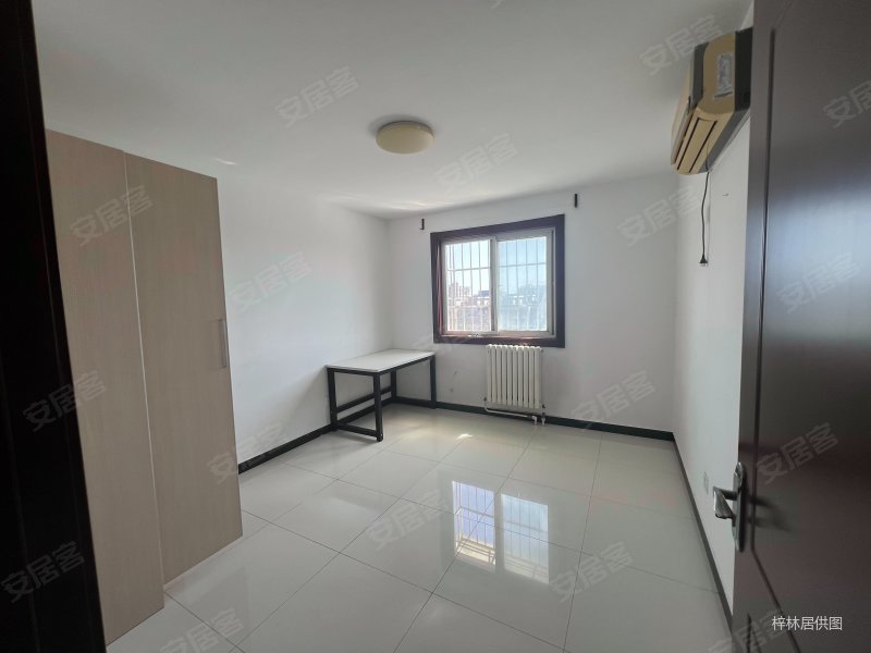 常青园北里南北通透2居 高楼层有电梯