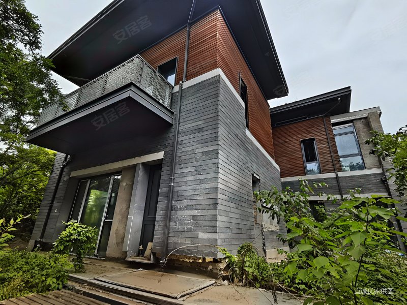 华侨城108坊(别墅)6室3厅5卫802㎡南北3650万