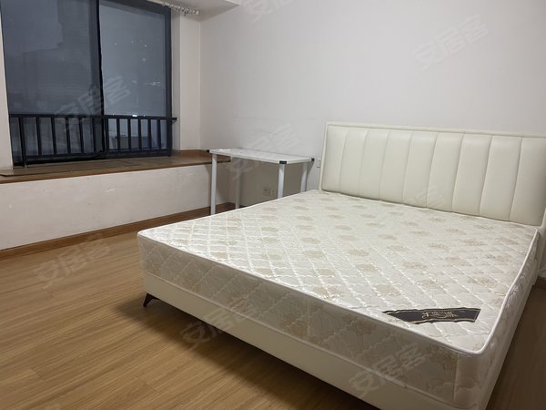 重庆渝北光电园欧瑞蓝爵公馆光电园 欧瑞蓝爵公馆 1室  配套齐全 电梯