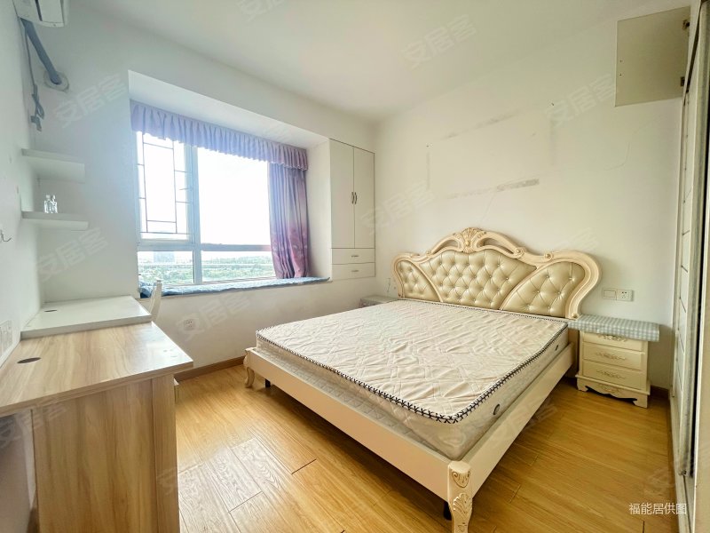 惠风同庆花园蜜糖镇 近地铁 精装修 三方户型 楼层采光很好