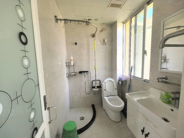 金华婺城婺城江南婺城南苑小区(东区)豪华装修，边套敞亮，轻轨口，世贸广场近，民水民电出租房源真实图片