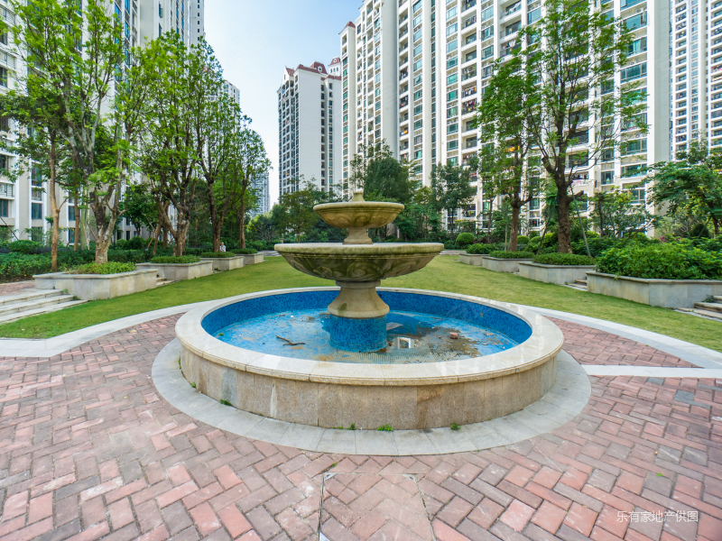 锦绣国际花城(三期)3室2厅2卫112㎡南北135万