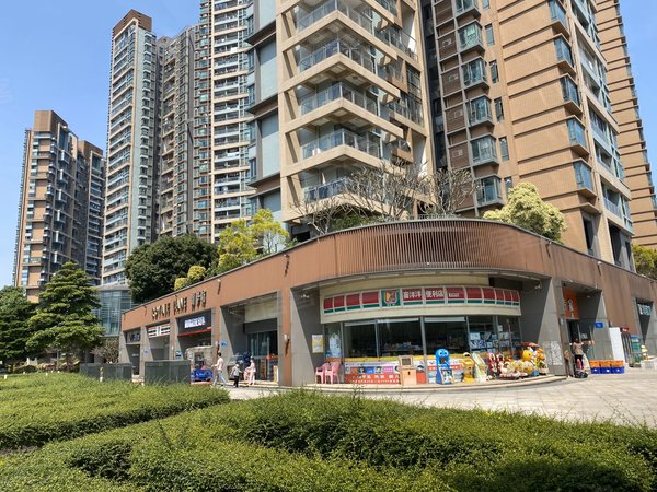 花都狮岭 御华园 閏室麣卫 装修新净 中高层