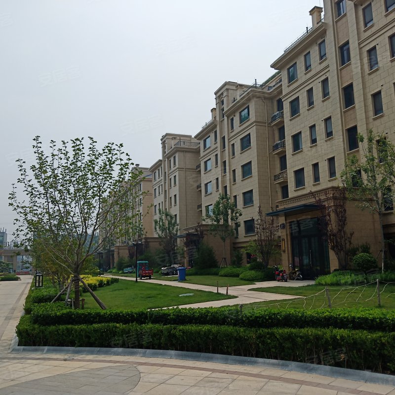 李龙飞 2020-07-14   :  :52 小区48栋楼,以6层电梯洋房和叠拼为主,低