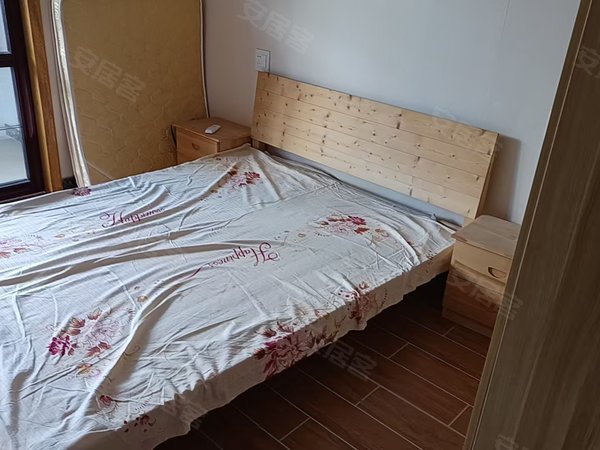 绍兴越城市区环内银都花园越王城旁银都花园6楼二室家电齐全拎包入住