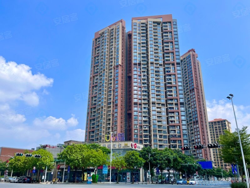 澜石地铁站泷景花园带200私家平台花园欢迎约看