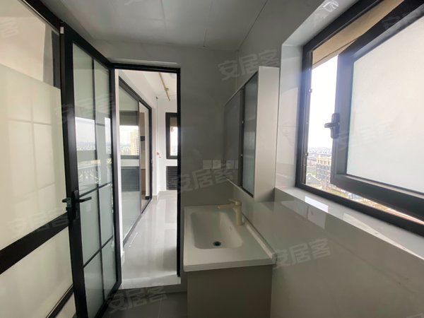 海宁海宁市区马桥藏绿园马桥小镇广场附近 精装1室 全新家电出租 朝南带大阳台出租房源真实图片