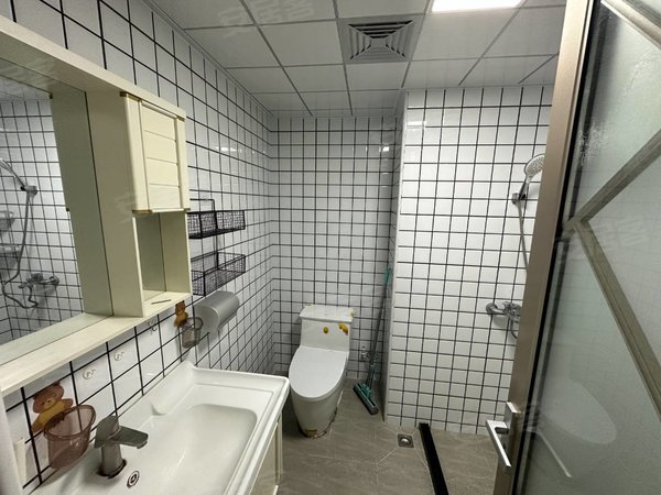 近公交车站,旧城胜利雅苑,万达商圈1房,阳台望景,清城租房-清远58安居