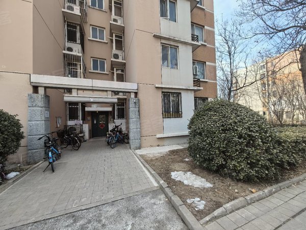 北京昌平回龙观龙跃苑(二区)13号线回龙观地铁 龙跃苑二区 主卧独卫