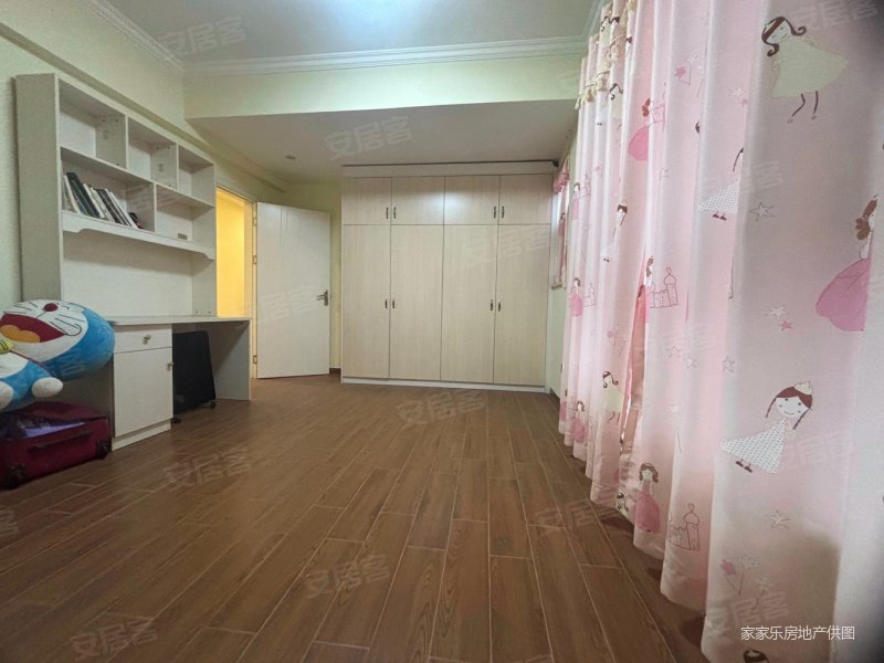 石湾嘉豪御景城大四房二卫单价只要7字头