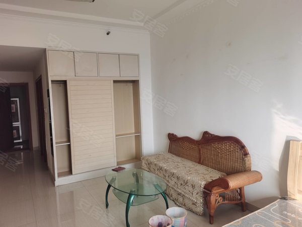 潍坊安丘安丘城区泰华曼哈顿泰华红枕出租 有两套 适合办公 居住 购物