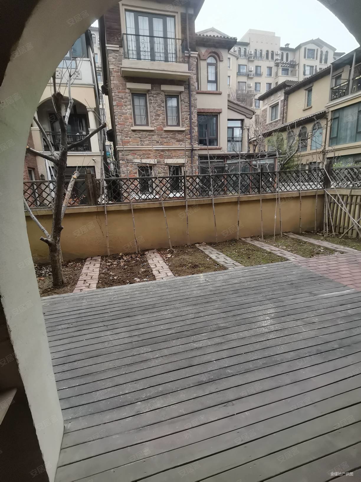 龙湖香醍溪岸南区别墅