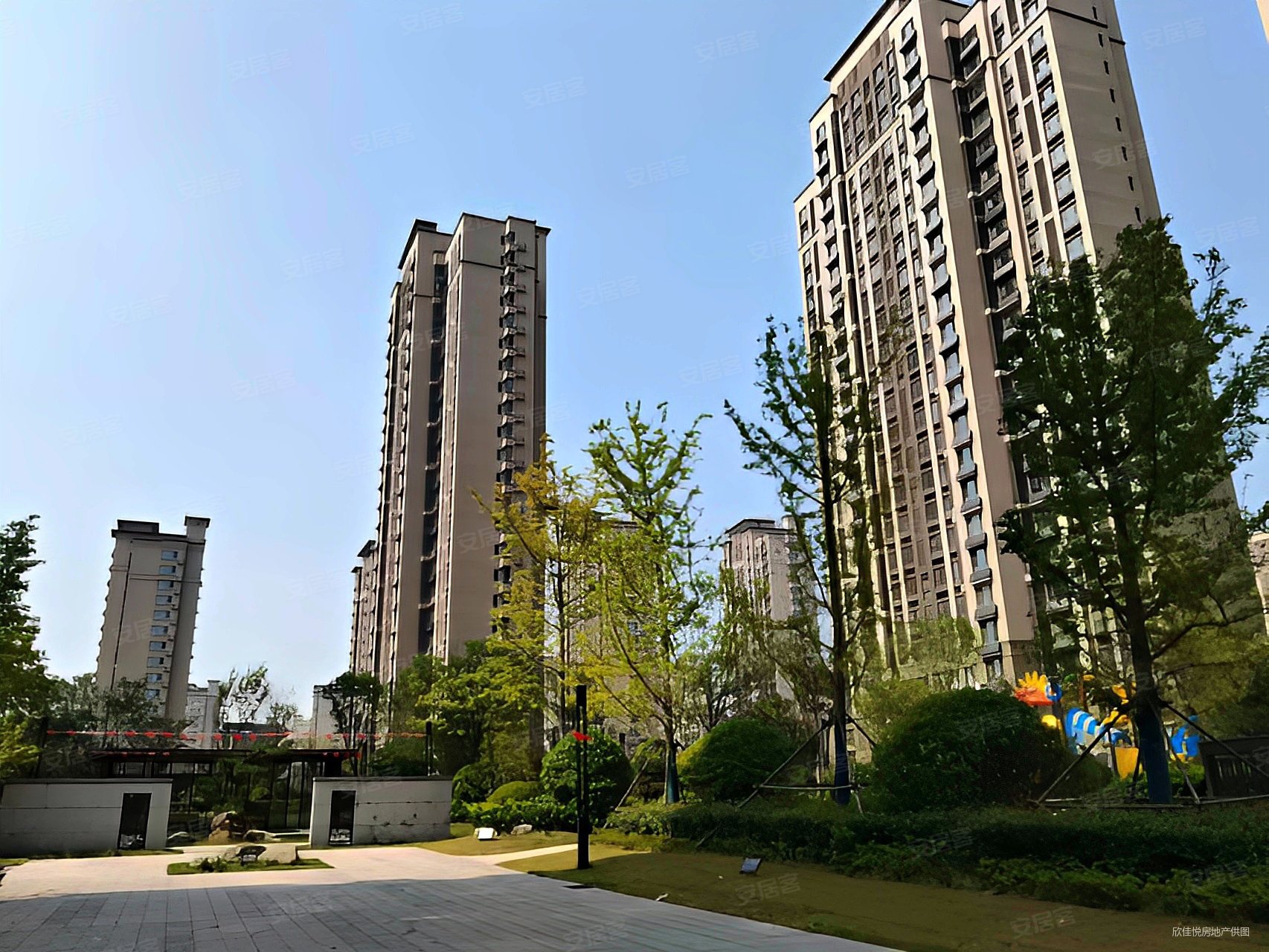 中建锦绣城八期雅园3室2厅2卫128㎡南北120万
