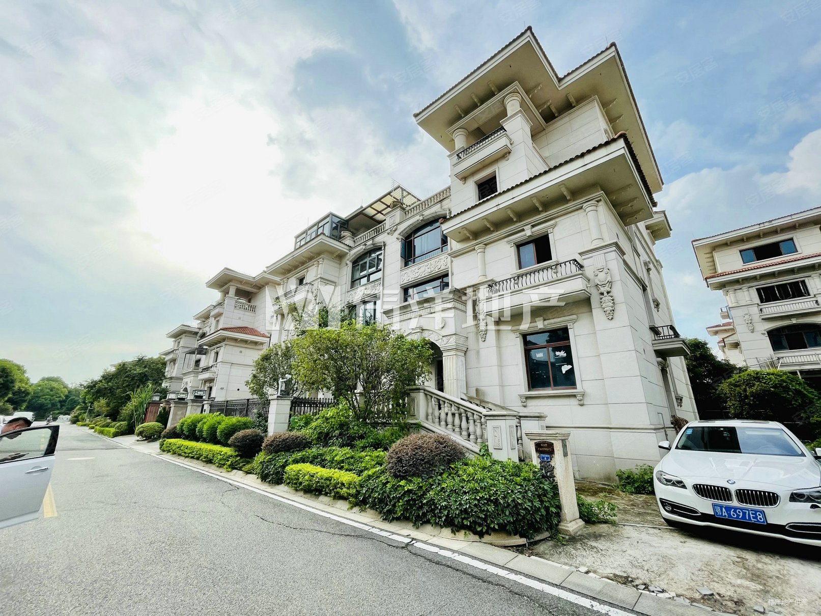 顺德碧桂园钻石郡8室3厅7卫462㎡南1000万