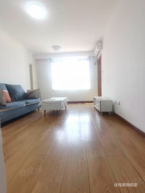 青塔水魔方西侧南向两厅带储物间次新小区中间楼层